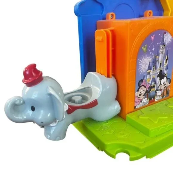 Fisher Price Little People Magic of Disney Day at Disney Castle Playset - Picture 3 of 9